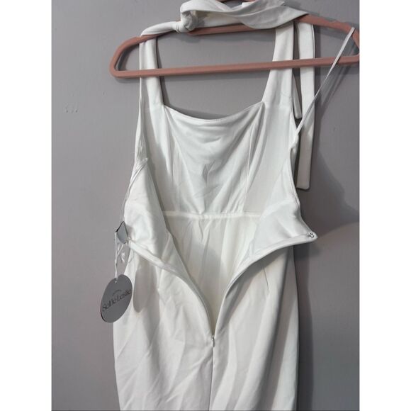 NWT Selfie Leslie Halterneck Gathered Pleat Side Knee Length Dress White - Picture 9 of 9